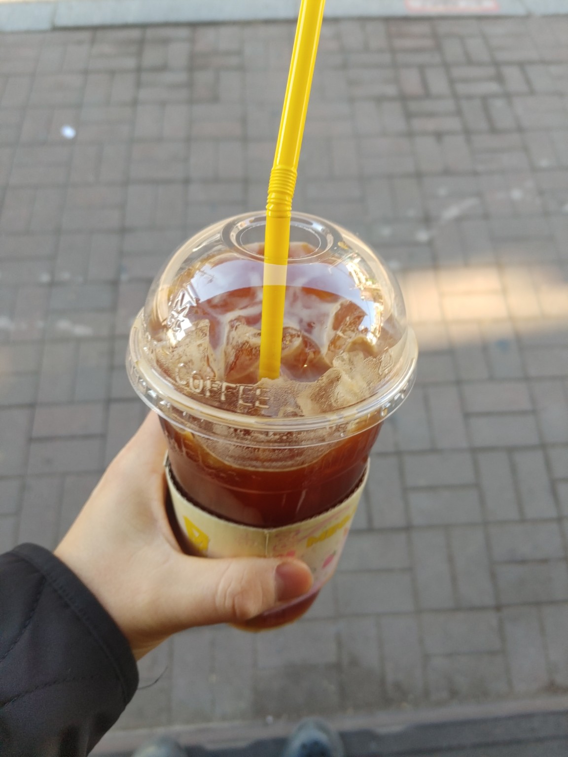budget americano takeaway coffee near gyeongbokgung palace in seoul