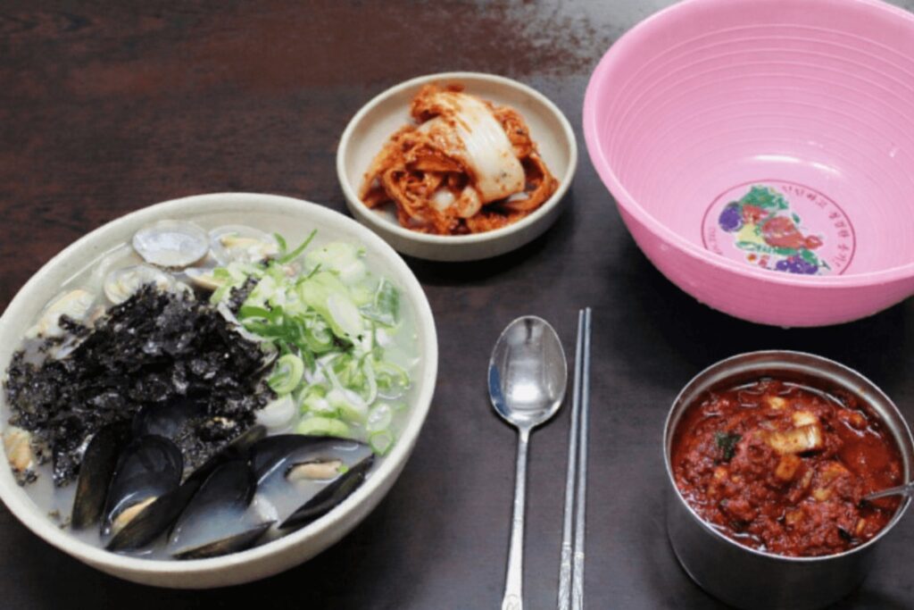 Korean kimchi served with kalguksu noodles at Chanyangjip Jongno