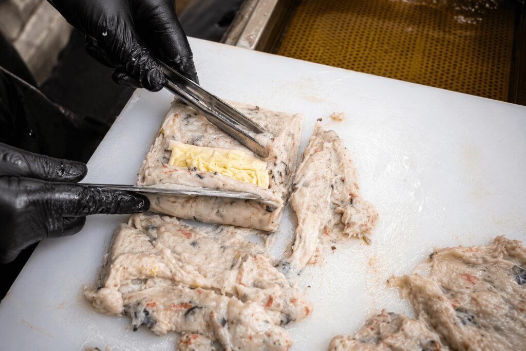 Making Korean cheese hot bar at Dongdaemun street food stall