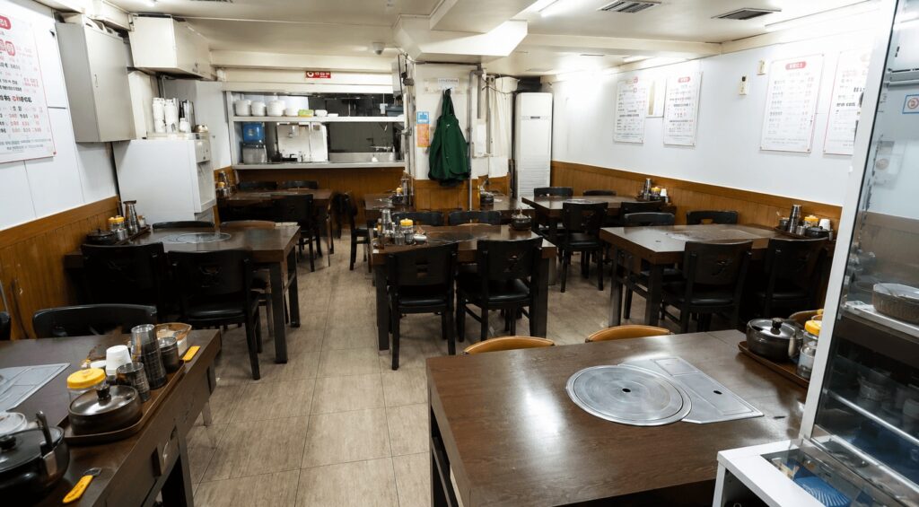 Interior of Daehwajeong Jinjja Haejangguk restaurant in Seoul