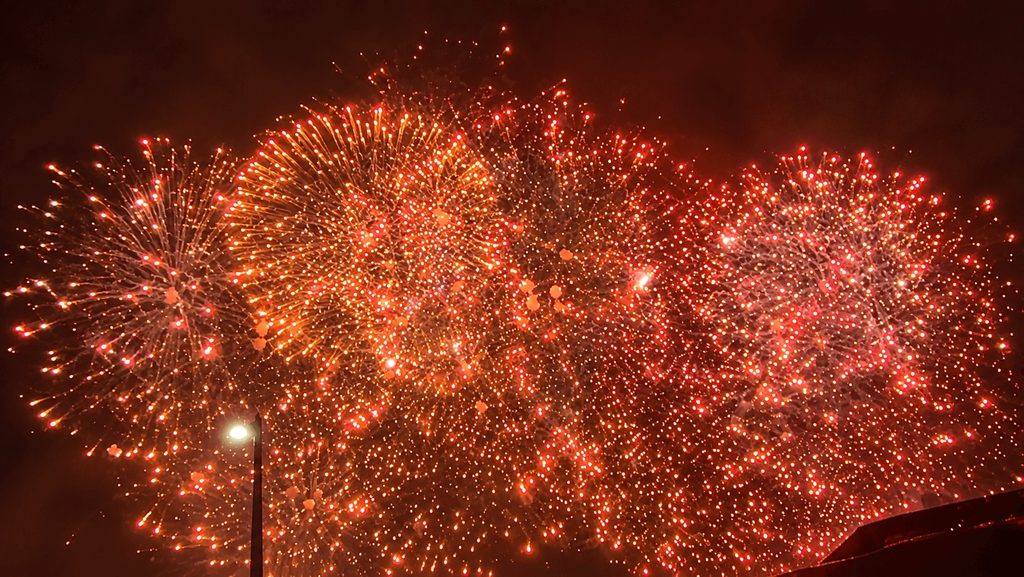 Red fireworks filling the sky at the Seoul International Fireworks Festival